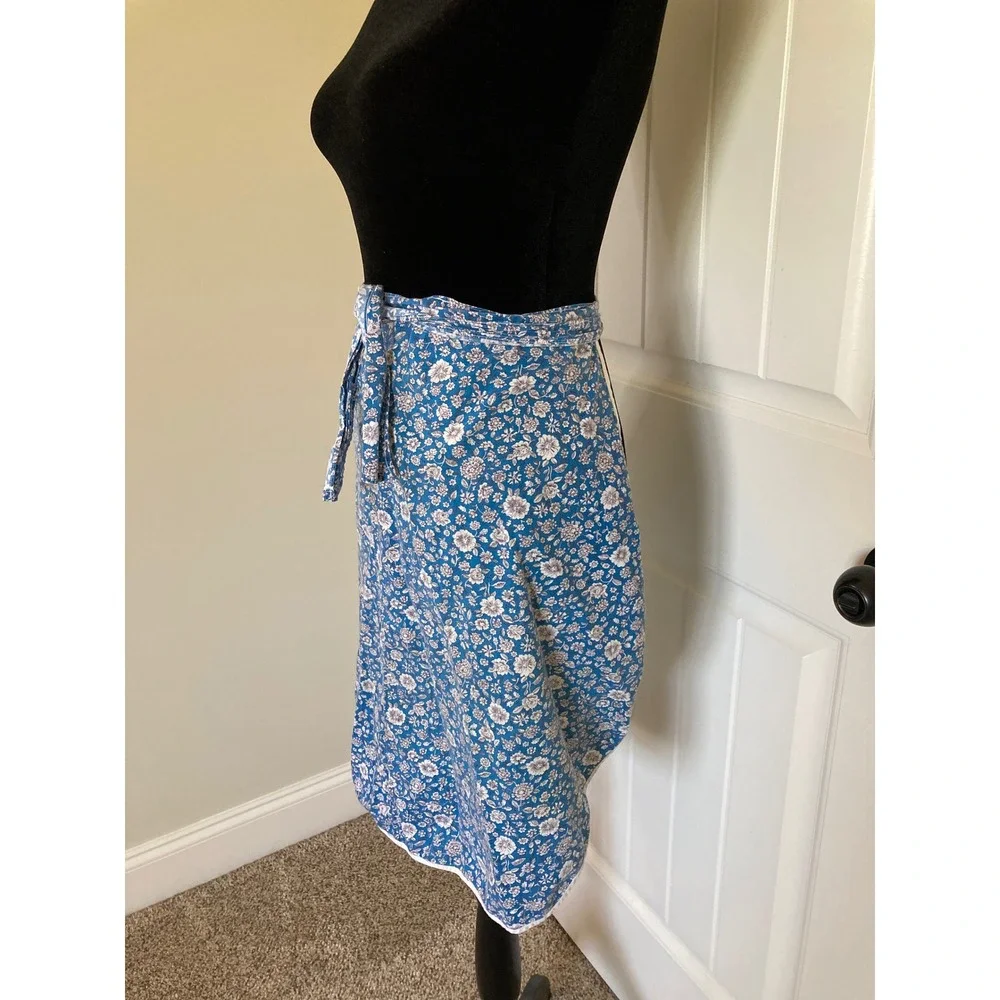 Vintage Style Blue Floral Half Apron‎ with Pocket and White Piping Trim